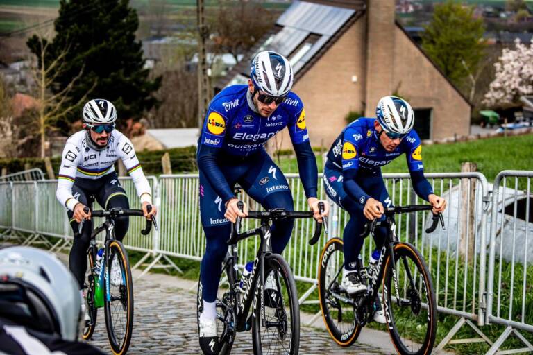 Julian Alaphilippe en leader de Deceuninck – Quick Step pour le Tour des Flandres 2021