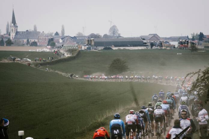 Paris-Roubaix 2021 n'aura pas lieu le 11 avril mais le 3 octobre, en raison de la situation sanitaire