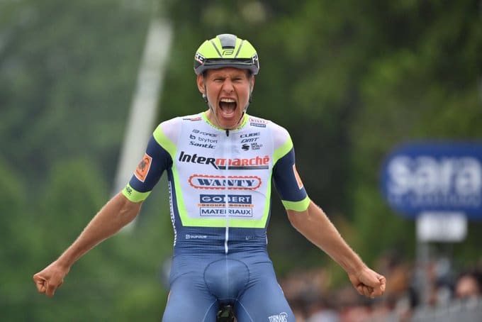 Taco Van Der Hoorn remporte la 3eme étape du Giro 2021 en solitaire