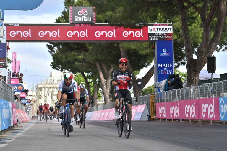 Caleb Ewan remporte la 5e étape du Giro 2021