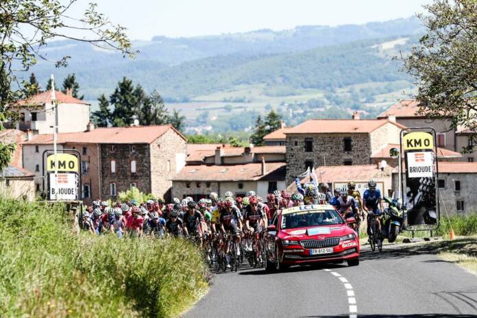 Direct-Live Etape 2 Critérium du Dauphiné 2021 : Une échappée à l'avant