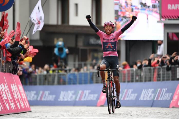 Giro 2021 : Victoire d'Egan Bernal sur la 16e étape du 104e Tour d'Italie, Romain Bardet 2e