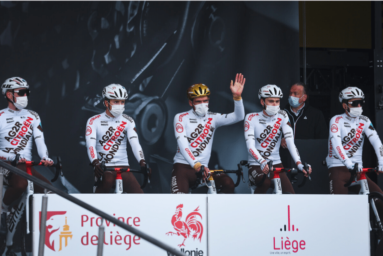La sélection AG2R Citroën avec le classement général en tête sur le Tour de France 2021