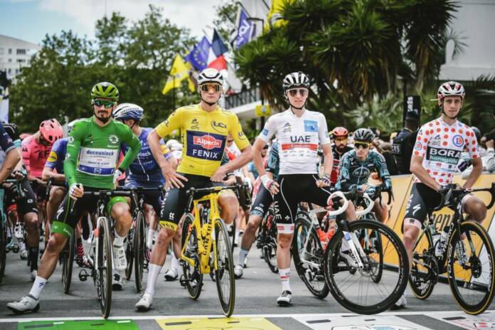 Tour de France 2021 : Les coureurs en grève sur la 4e étape
