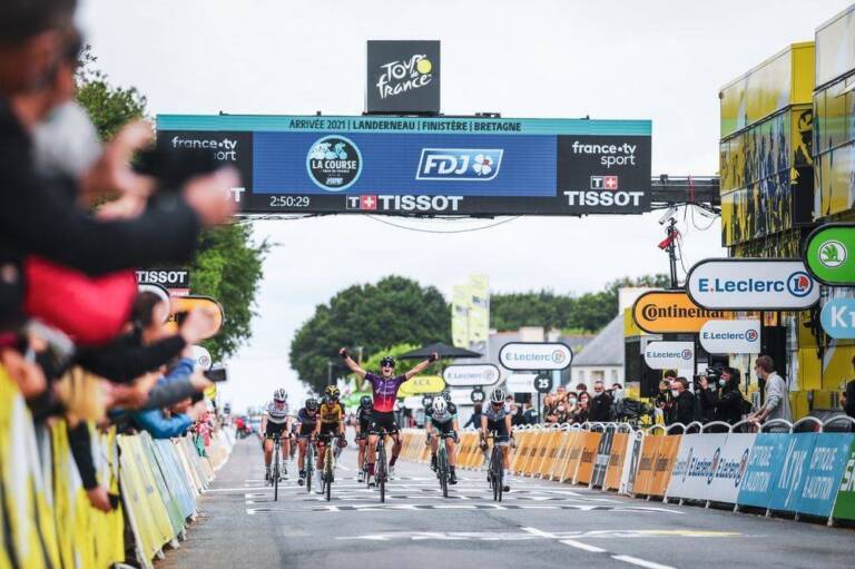 Demi Vollering remporte La Course by Le Tour 2021