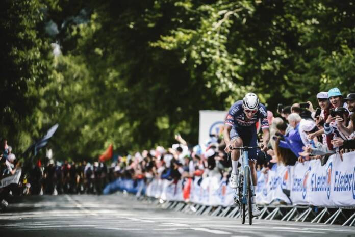 Mathieu van der Poel vainqueur d'étape et en jaune au Tour de France 2021