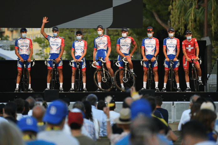 Tour de France 2021 : La présentation des équipes en direct-live