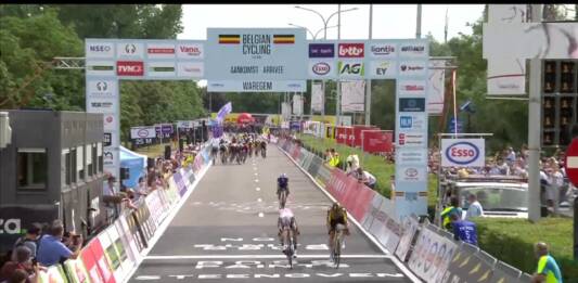 Après le chrono, Wout Van Aert gagne la course en ligne du championnat de Belgique