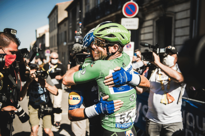Tour de France 2021 : Un sale moment pour Mark Cavendish dans la montagne à la lutte pour rentrer dans les délais