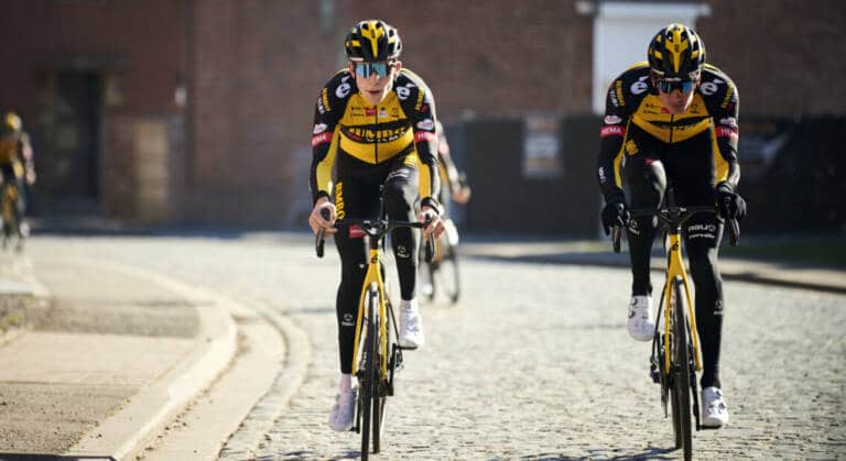 Jumbo-Visma recrute deux jeunes coureurs de son équipe de développement