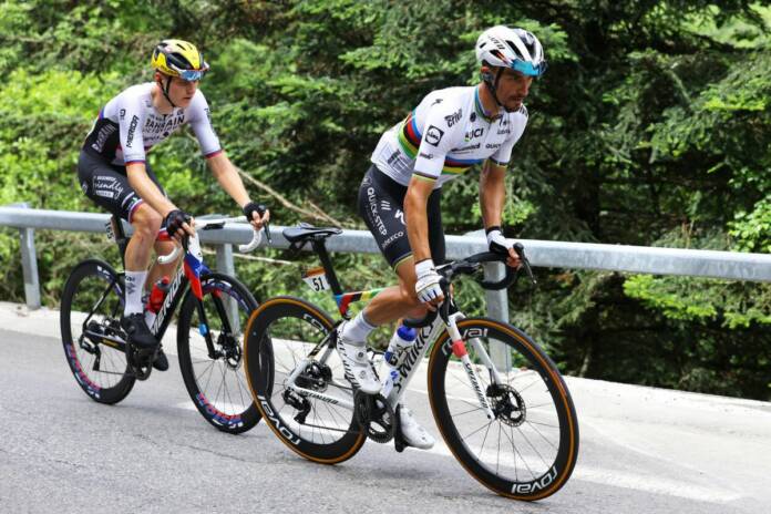 Tour de Lombardie 2021 : Julian Alaphilippe au départ avec son maillot de champion du monde
