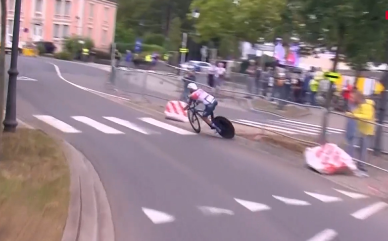 La chute impressionnante de Bauke Mollema sur la 4e étape du Tour du Luxembourg 2021
