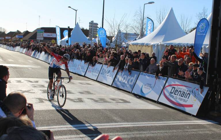 Mathieu van der Poel au départ du Grand Prix de Denain 2021
