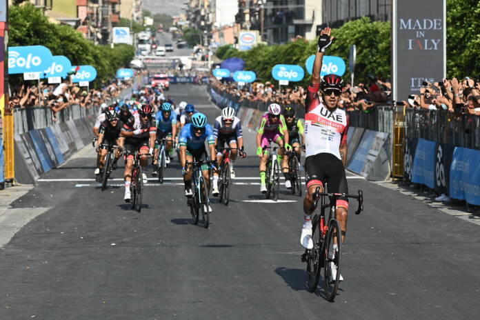 Tour de Sicile 2021 : Juan Sebastian Molano remporte la 1e étape