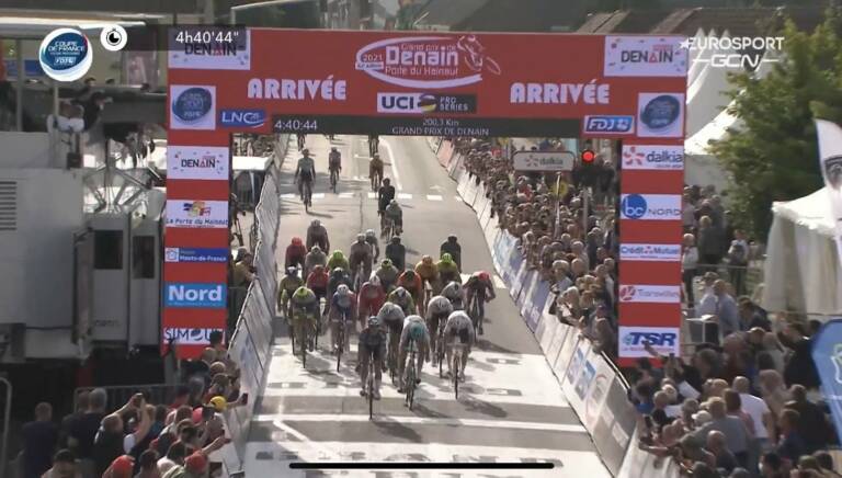 Jasper Philipsen remporte le Grand Prix de Denain 2021 au bout du suspense