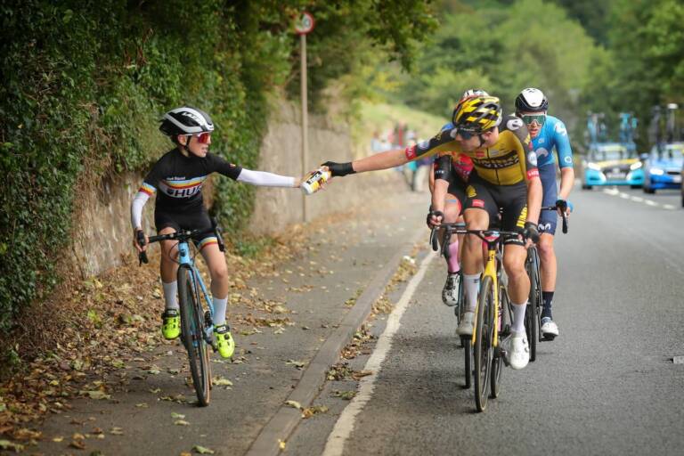 Vidéo : Un enfant, star du jour sur la 7e étape du Tour de Grande-Bretagne 2021