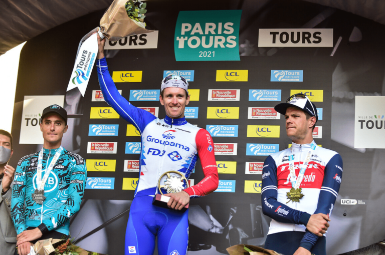 Arnaud Démare rempli d’émotions à Paris-Tours 2021 : « Après ce que j’ai traversé ces derniers temps »