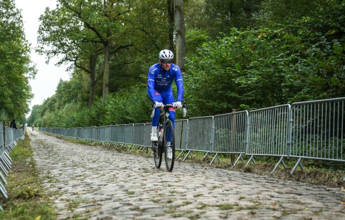 Paris-Roubaix 2021 : Arnaud Démare en reconnaissance sur les pavés du Nord