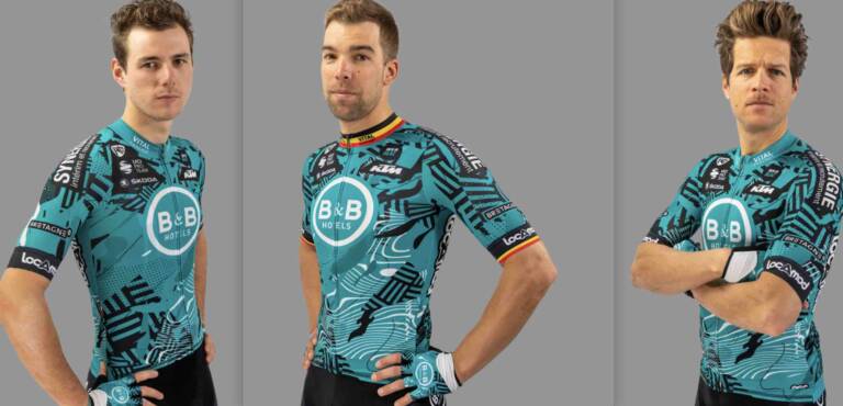 L’équipe B&B Hotels au départ de Paris-Roubaix 2021