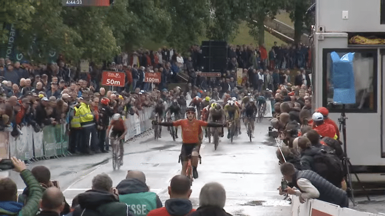 Arvid de Kleijn remporte facilement au sprint la Route Adélie de Vitré 2021