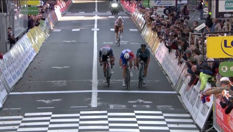 Résumé en vidéo de Paris-Tours 2021