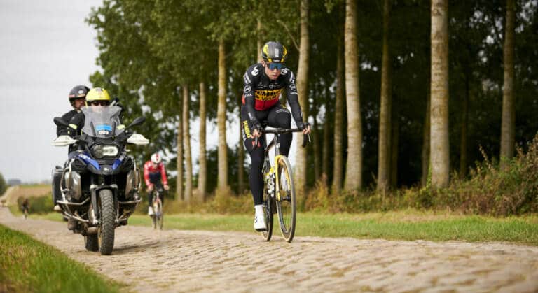 Wout van Aert : « J’espère pas de pluie, c’est assez dangereux » lors de Paris-Roubaix 2021