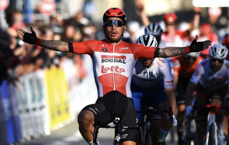Caleb Ewan remporte la 1ère étape du Tour des Alpes Maritimes et du Var 2022