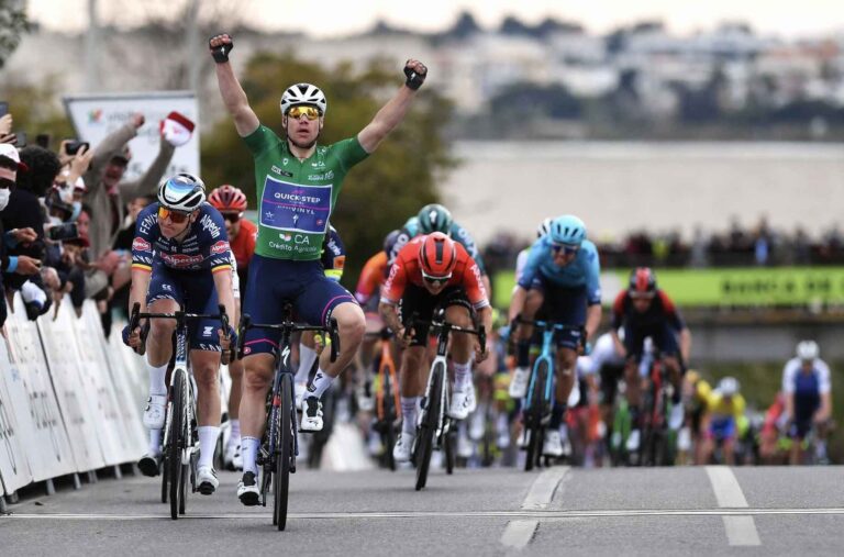 Tour de l’Algarve 2022 : Fabio Jakobsen remporte la 3e étape à Faro
