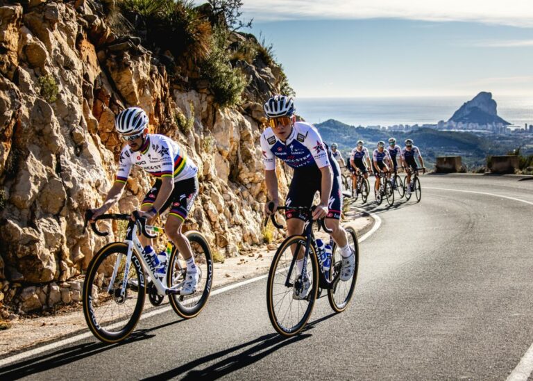 Le duo Alaphilippe-Evenepoel pour mener Quick-Step Alpha Vinyl Team sur Tirreno-Adriatico 2022