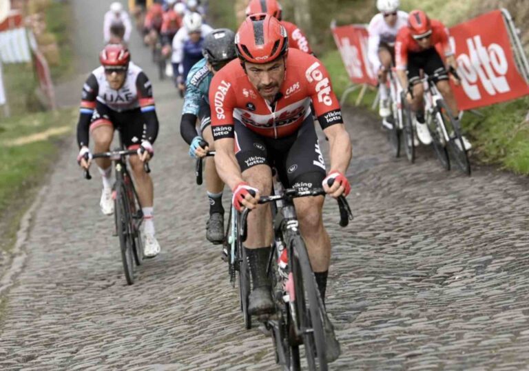 Victor Campenaerts leader de la Lotto Soudal sur la E3 Saxo Bank Classic
