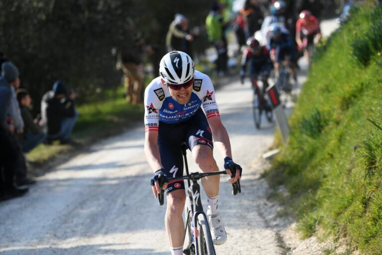 Quick-Step Alpha Vinyl avec Kasper Asgreen et Florian Sénéchal sur la E3 Saxo Bank Classic