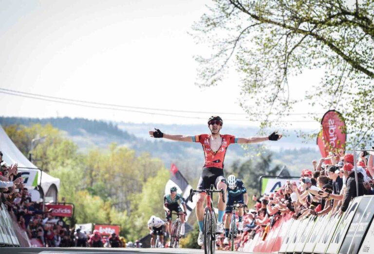La Flèche Wallonne 2022 – 140 coureurs classés au Mur-de-Huy