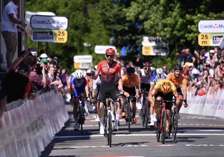 Amaury Capiot remporte la 3e étape des Boucles de la Mayenne 2022