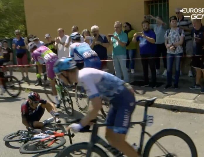 Chute de Richie Porte sur la 11e étape du Giro 2022
