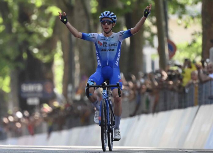 Victoire de Simon Yates sur la 14e étape du Giro 2022