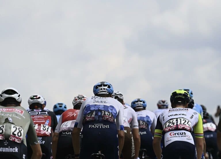 DIRECT LIVE : 22 coureurs échappés sur l’étape reine du Giro 2022