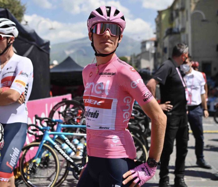Juan Pedro Lopez en rose sur la 2e journée de repos du Giro 2022