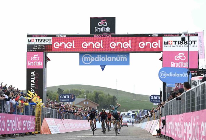 Victoire de Jai Hindley sur la 9e étape du Giro 2022