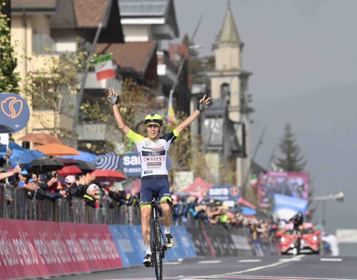 Jan Hirt remporte la 16e étape du Giro 2022