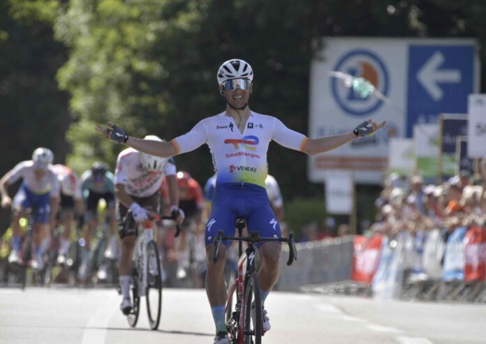 Julien Simon remporte le Tour du Finistère 2022