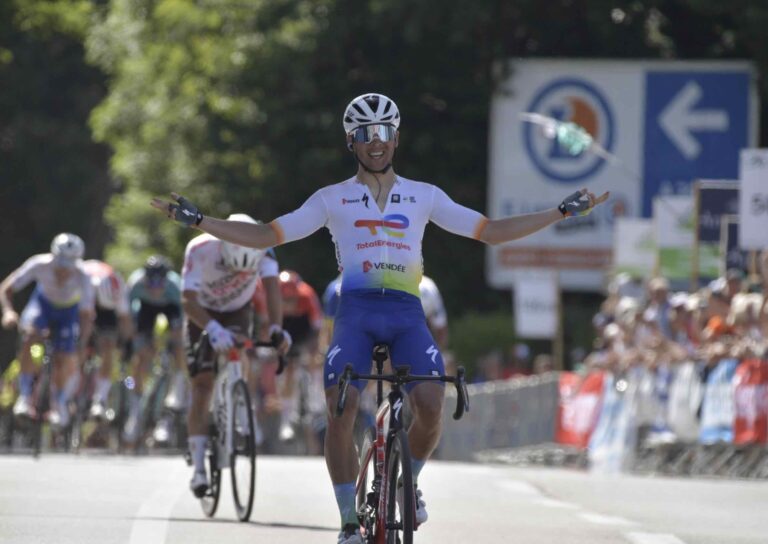 Julien Simon remporte pour la troisième fois le Tour du Finistère