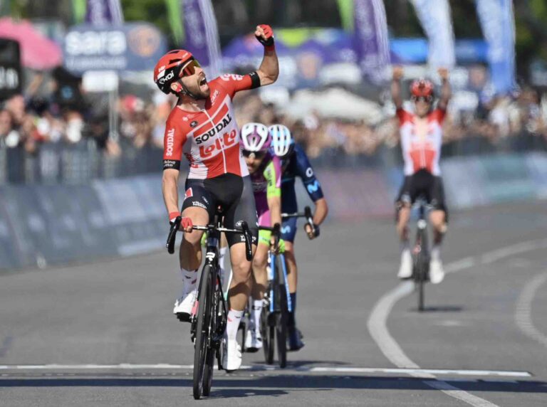Thomas De Gendt remporte la 8e étape du Giro 2022