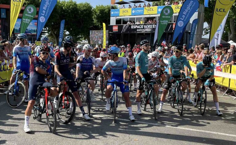 DIRECT-LIVE : Chute au départ de la 1ère étape du Critérium du Dauphiné