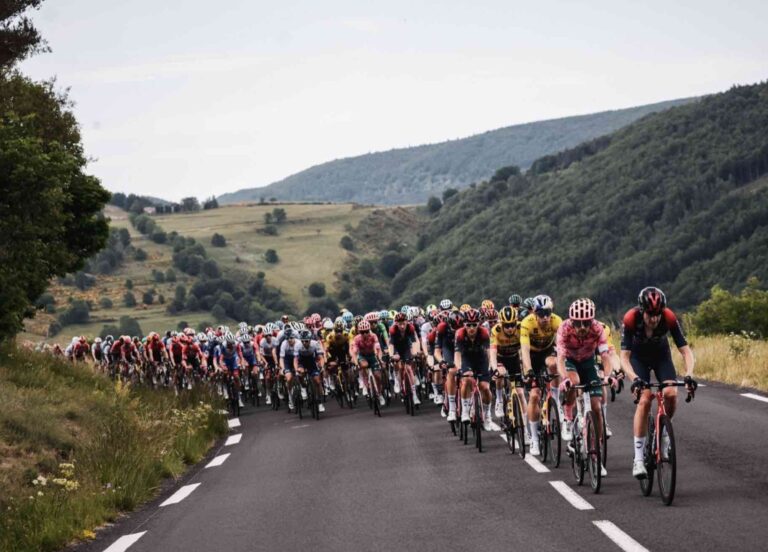 Comment suivre la 3e étape du Critérium du Dauphiné en direct à la TV ?