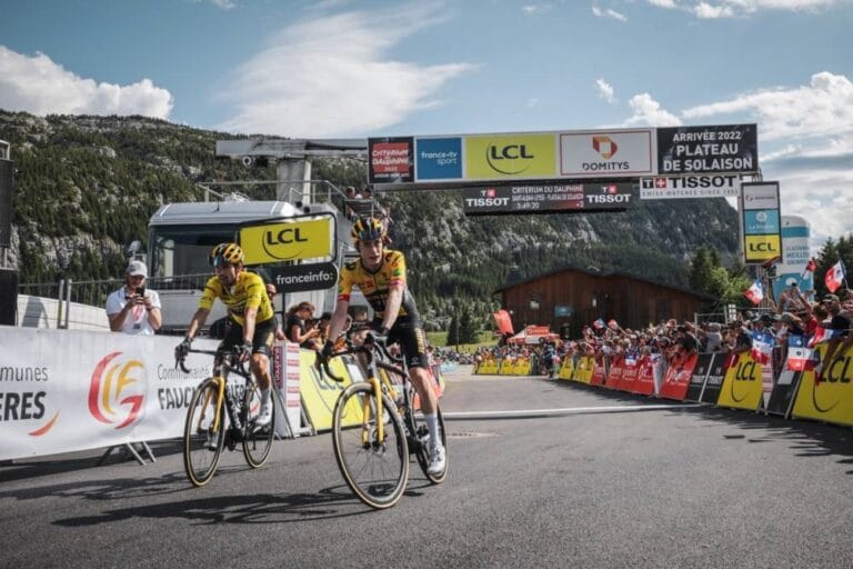 Jonas Vingegaard remporte la 8e étape du Critérium du Dauphiné 2022 devant Primoz Roglic vainqueur final