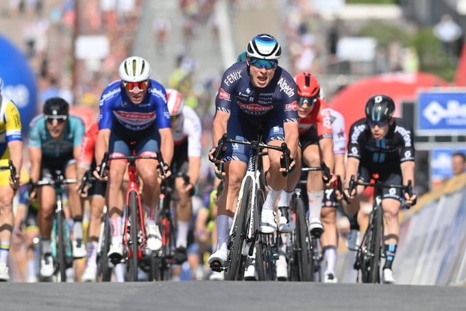 Jasper Philipsen remporte la 2e étape du Tour de Belgique 2022