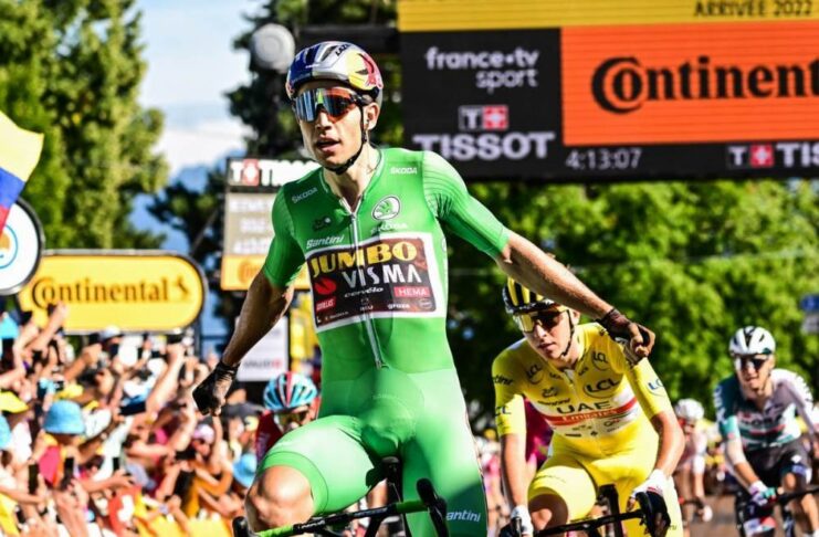 Wout Van Aert tout en puissance pour remporter la 8e étape du Tour de France 2022
