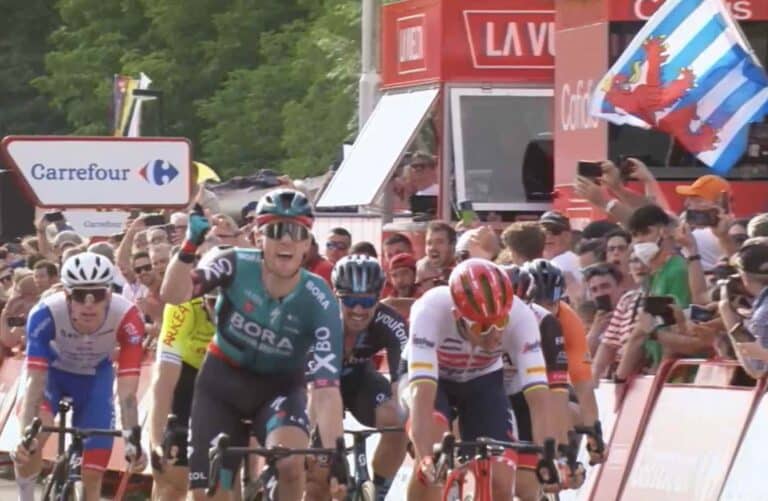 Sam Bennett remporte au sprint la 2e étape de la Vuelta 2022