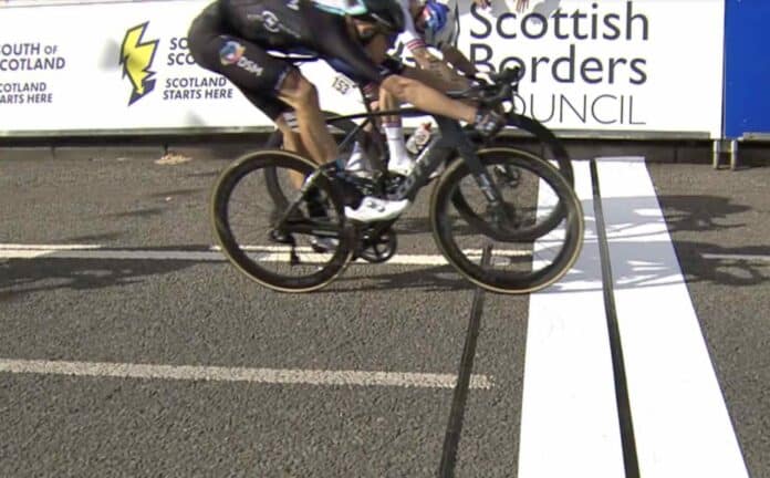 Cees Bol remporte la 2e étape du Tour de Grande-Bretagne
