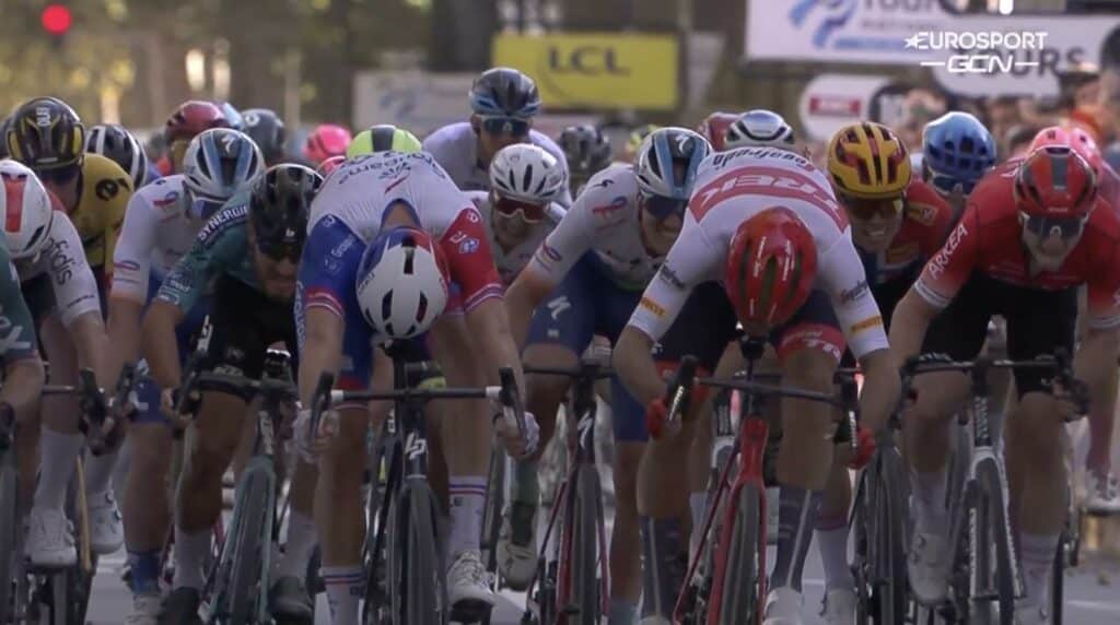 Arnaud Démare remporte au sprint Paris-Tours 2022